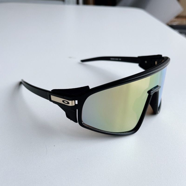 オークリー正面デザイン